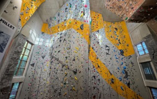 Hallenansicht der 2. Halle innen mit lauter neuen Routen